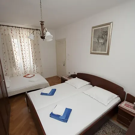 Katunaric Apartment *